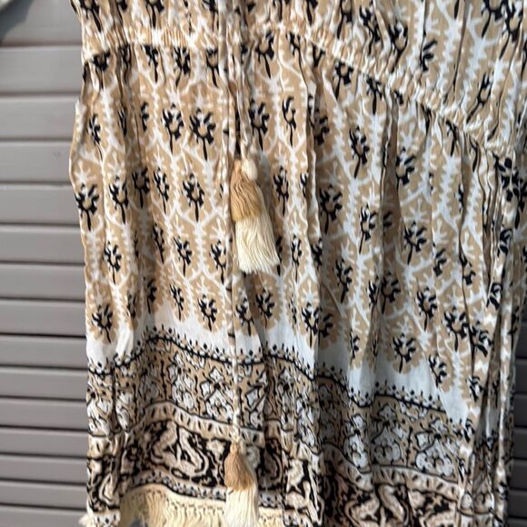 Cream Bell Sleeve V-Neck Tunic - Picture 7 of 13